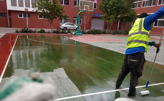 澳门尼威斯人网站8311pu篮球场面层破损怎么办，如何维修